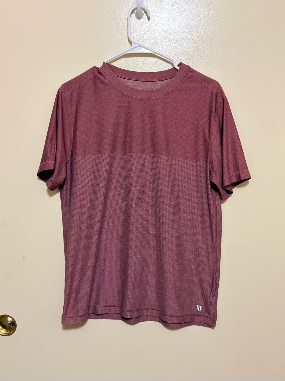 Vuori Performance Short-Sleeve Tee - Burgundy